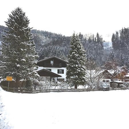 Geraeumiges Domizil Mit Bergblick Und Sauna Oberwoessen Exterior photo