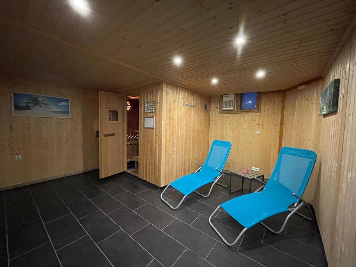 Geraeumiges Domizil Mit Bergblick Und Sauna Oberwoessen Exterior photo